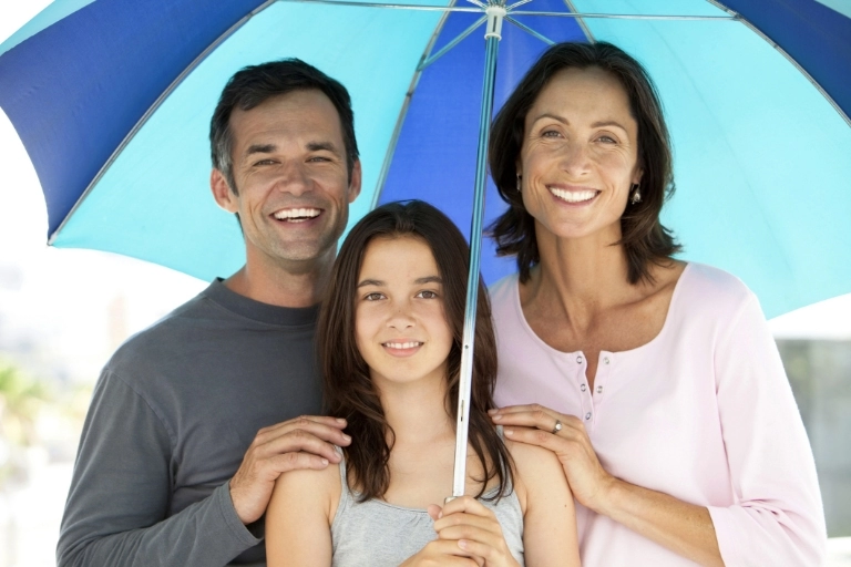 rodzina pod parasolem